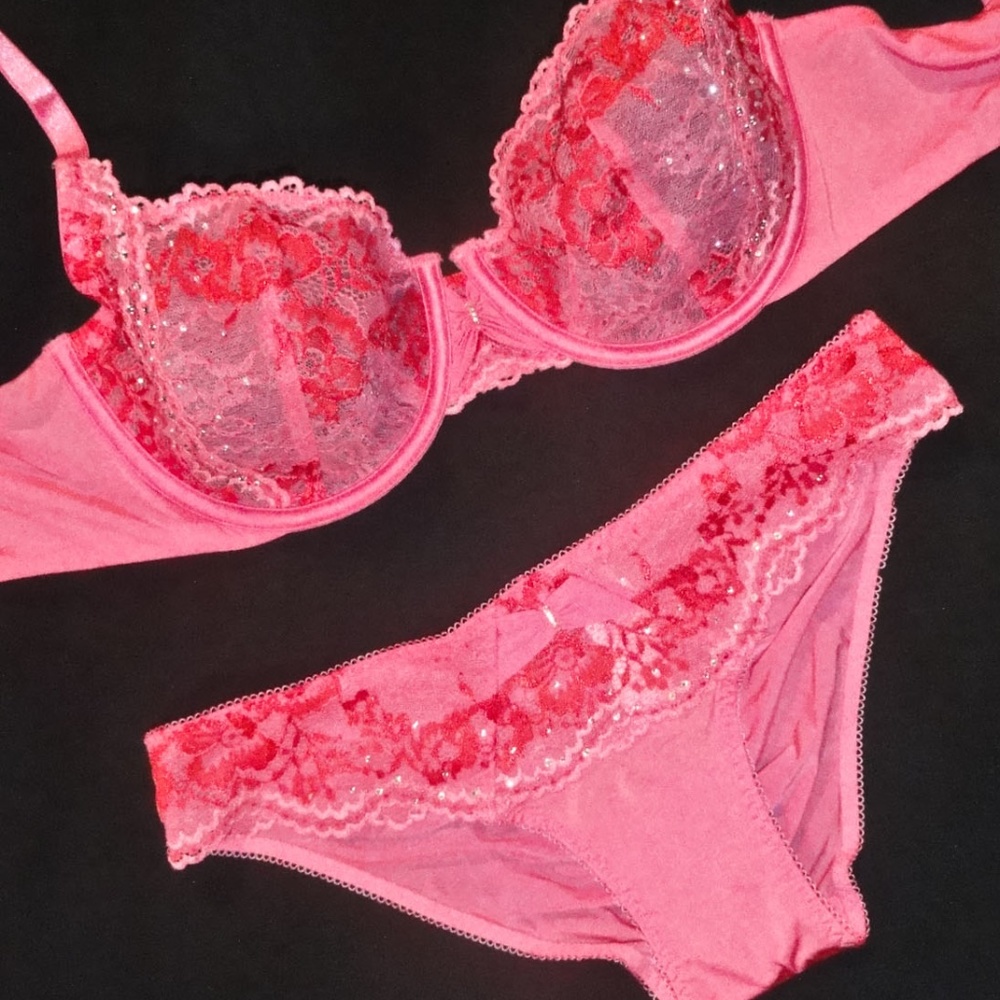 34D, M NWT Victoria's Secret Desire Set Unlined Demi Bra, Bikini Panty Pink Red
